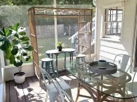 Historic home in downtown /  walking distance to restaurants and local breweries Hotels in Milton