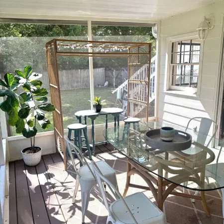 Historic home in downtown / walking distance to restaurants and local breweries
