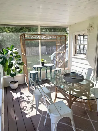 Historic home in downtown /  walking distance to restaurants and local breweries Отели рядом с достопримечательностью «Парк Карпентерс»