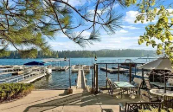 Spectacular Lake Front Retreat