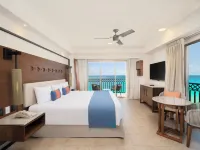 GR Solaris Cancun All Inclusive Hotels near Playa Delfines