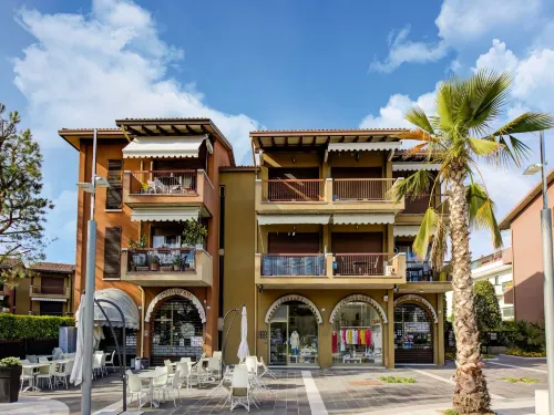 Apartment near Lake Garda with Pool