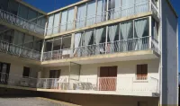 48 m2 apartment near the beach Hotels near Jardinerie Sopavar