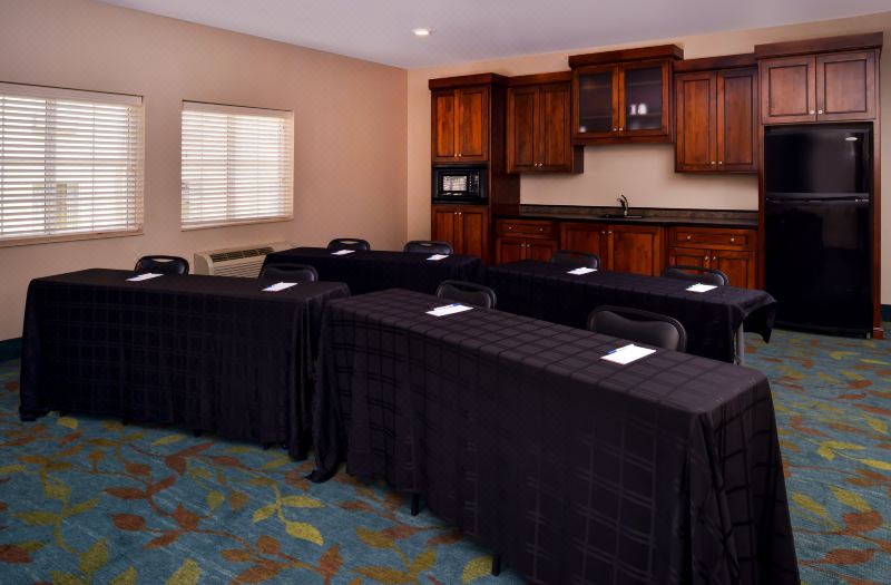 Candlewood Suites Bloomington-Normal by IHG photo 3