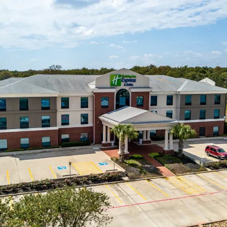 Holiday Inn Express & Suites HEARNE by IHG
