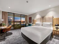 Crowne Plaza PERTH by IHG Hotels near Moort-ak Waadiny / Wellington Square
