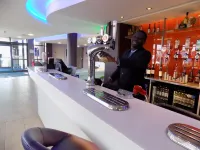 Holiday Inn Express Dunstable, an IHG Hotel - Bar
