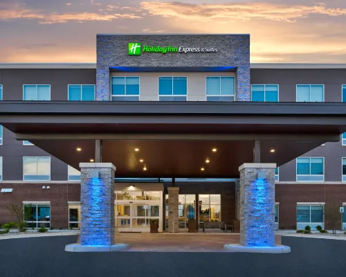 Holiday Inn Express & Suites GRAND RAPIDS AIRPORT - SOUTH by IHG Hotels in Cascade