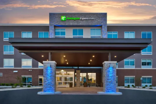 Holiday Inn Express & Suites GRAND RAPIDS AIRPORT - SOUTH by IHG