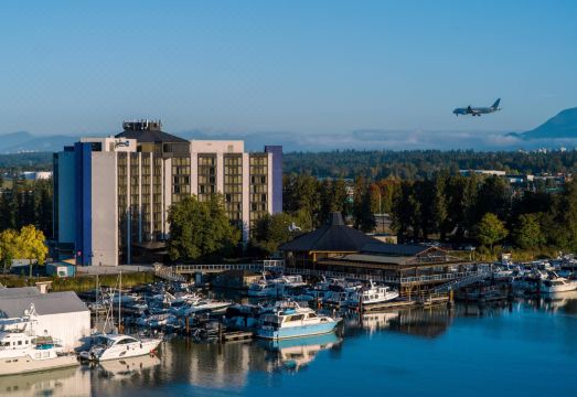 래디슨 블루 밴쿠버 에어포트 전경