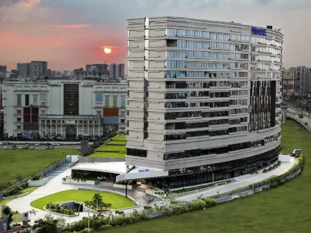 Novotel Kolkata - Hotel & Residences