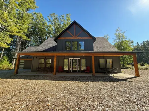 Cranberry Lodge - Hot Tub - Gaming Tables - Pet-Friendly - Sleeping Bear Dunes