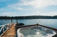 Your Cozy Seaside Sanctuary & Private Spa Getaway – 5 Min to Town!