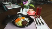 Novel Hotel Manila - breakfast
