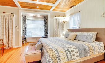 Historic Bemus Point Studio w/ Porch: Walk to Lake