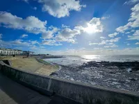 Seascape Retreat - 3 Bedroom Flat - Porthcawl - 2-Star
