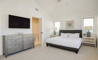 Emerald Cove by AvantStay Mins to Beach Pier