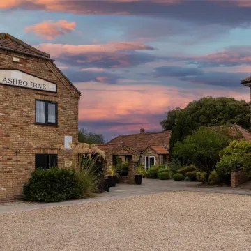 COMPLEJO DE LOFT EN RAFAELA A 100 METROS de la RUTA 34 MIREN LAS FOTOS QUE HAY INFORMACION - Housity