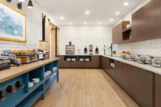 Staybridge Suites NORFOLK AIRPORT by IHG