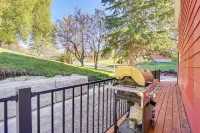 Lead Hideaway w/ Fireplace, Grill & New Deck! - Homestays