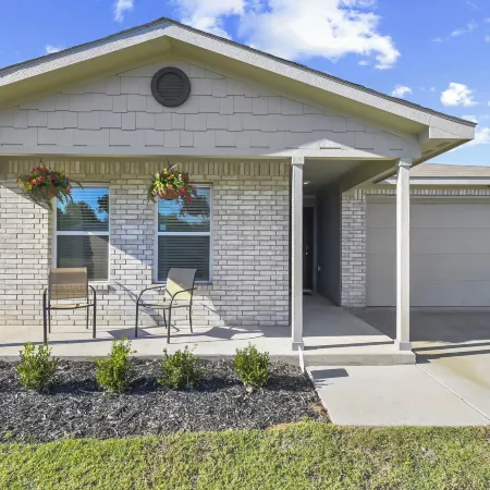 6 Mi to Waco! Home for Families + Pets