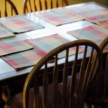 Blue Heron Cottage with Game Room, Deck and Hot Tub!