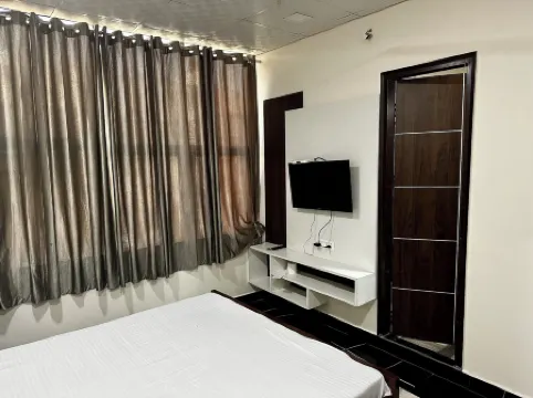 Grover International Hotel