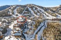 Stunning Deer Valley Home with Balcony, Walk to Hiking and Biking Trails, Mountain Views, Firepit