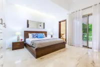 วิลลา เดซิรี 5 ห้องนอน โคโคทัล ลักชัวรี วิลลา สระว่ายน้ำ แม่บ้าน - บังกะโล