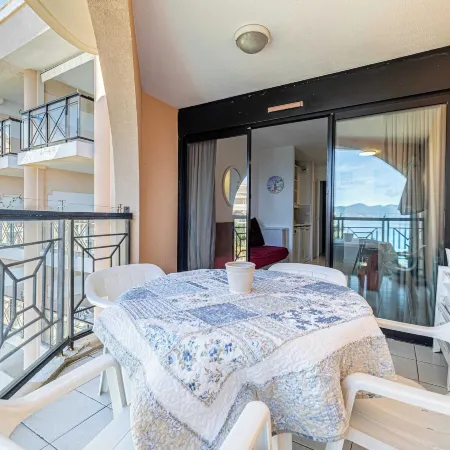 Charming Flat with Sea View - 1Br - 2P - Bocca