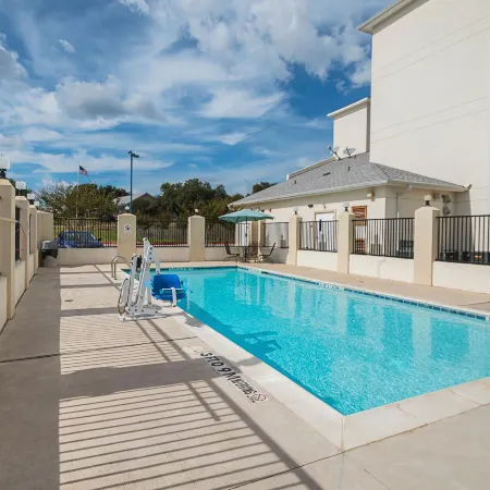 Motel 6 Marble Falls, TX