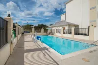 Motel 6 Marble Falls, TX - Pools