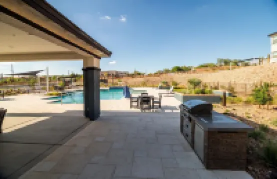 Landing Apartments Tucson near La Cholla Professional Park
