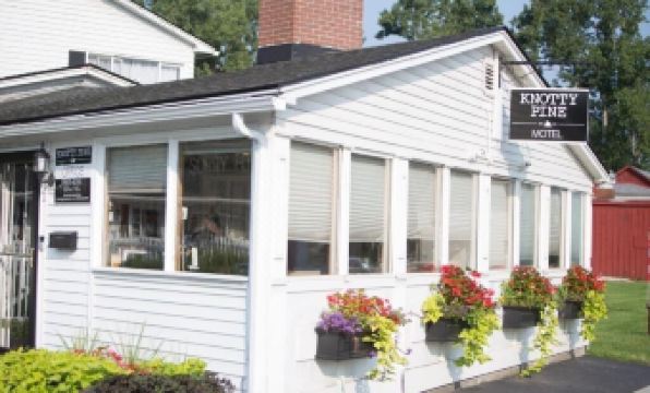 Knotty Pine Motel