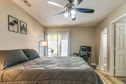 Pet-friendly Raleigh Townhome Near Medical Centers - Condos
