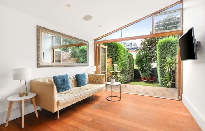 Luxury Colonial Terrace House in the Rocks
