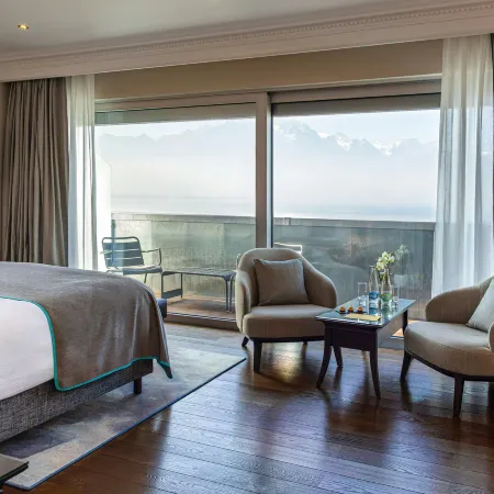 Grand Hotel Suisse Majestic, Autograph Collection Отели рядом с достопримечательностью «Mountain Studio»