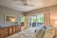 Resort-Style Condo w/ Balcony on Lake Keowee - appartements de vacances