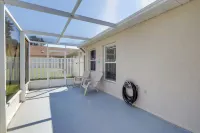 Bright Titusville Retreat w/ Lanai - Wfh Friendly!