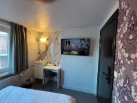 Flandria Hotel Hotels near Saint Nicholas' Church