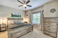 6 Mi to Branson Strip! Dog-Friendly Golf Condo - Apartments