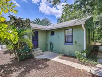 Vibrant Rockledge Home ~ 2 Mi to Cocoa Village! Hotels in Rockledge