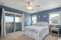 Beachfront 5-Bedroom Family-Friendly Vacation Home with Hot Tub! Sleeps 12