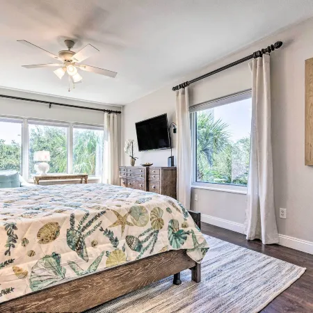 Classy Resort Condo w/ Balcony: Walk to Beach