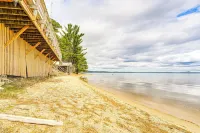 Walk to Beach & Sebago Lake: Luxe Family Getaway! - Wifi