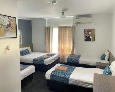 Parkway Motel Hotels in Queanbeyan
