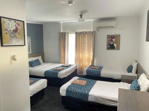 Parkway Motel Hotels in Queanbeyan