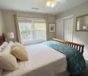 3 bdrm located between Sullivan’sIsland Beach and Downtown Chs