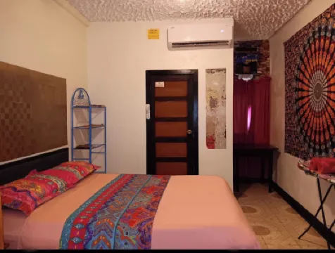 แม็กซ์รูมซ์ โรงแรมใน