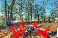 3BR Riverfront Home w/ Kayaks & Game Room - Alloggi